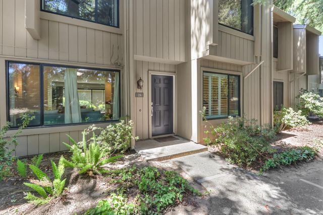 24 Adelphi Ct, Sacramento, CA 95825