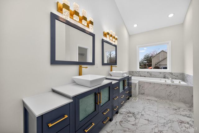 811 Wind Bluff Point, Springboro, OH 45066