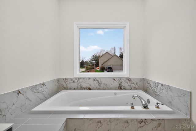 811 Wind Bluff Point, Springboro, OH 45066