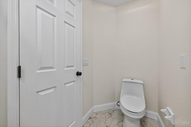 811 Wind Bluff Point, Springboro, OH 45066