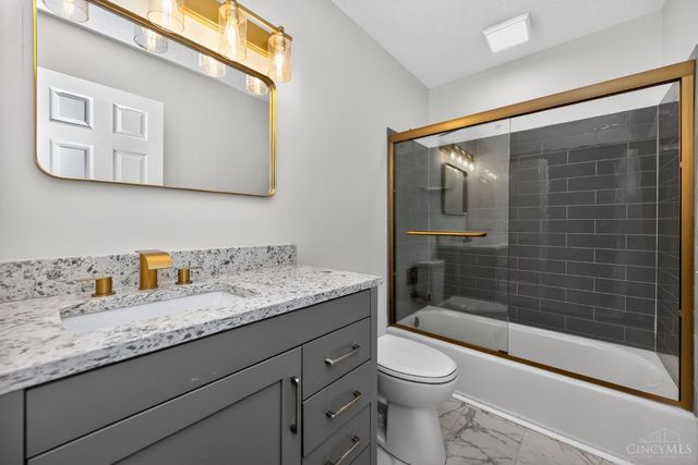 811 Wind Bluff Point, Springboro, OH 45066