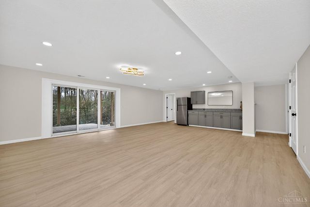 811 Wind Bluff Point, Springboro, OH 45066