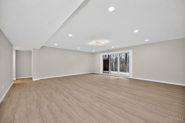 811 Wind Bluff Point, Springboro, OH 45066