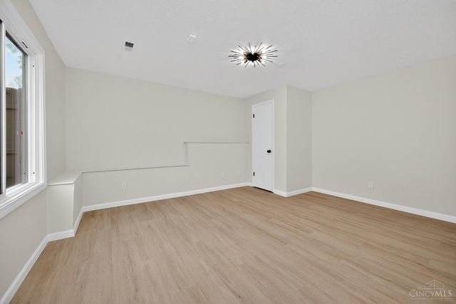 811 Wind Bluff Point, Springboro, OH 45066