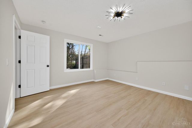 811 Wind Bluff Point, Springboro, OH 45066