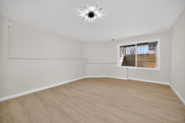 811 Wind Bluff Point, Springboro, OH 45066