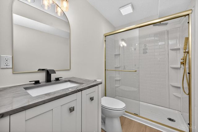 811 Wind Bluff Point, Springboro, OH 45066