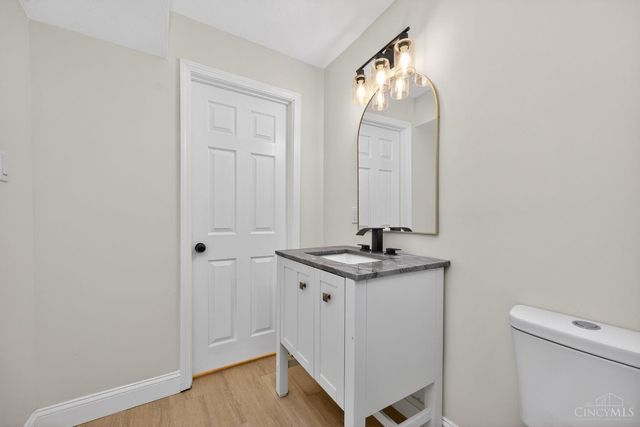 811 Wind Bluff Point, Springboro, OH 45066