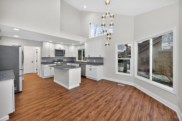 811 Wind Bluff Point, Springboro, OH 45066