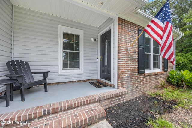 429 Crows Nest Lane, Sneads Ferry, NC 28460