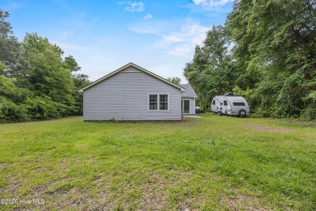 429 Crows Nest Lane, Sneads Ferry, NC 28460