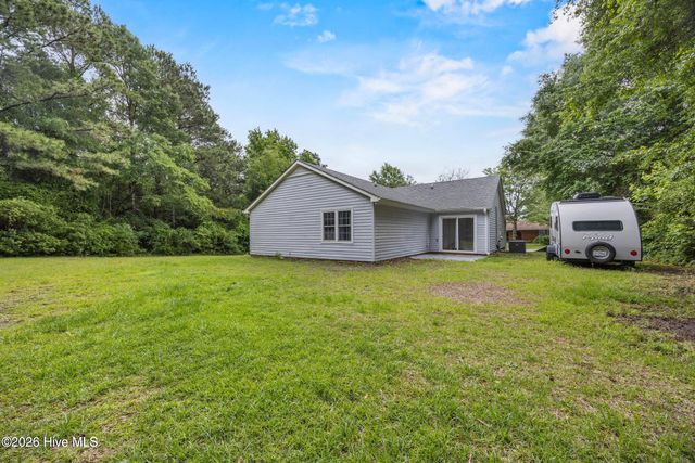 429 Crows Nest Lane, Sneads Ferry, NC 28460