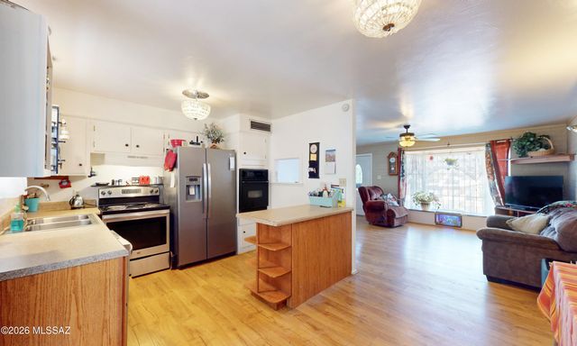 2706 S Enchanted Hills Drive, Tucson, AZ 85713