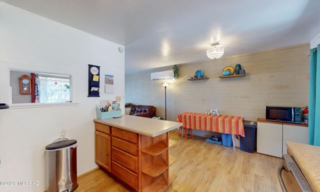 2706 S Enchanted Hills Drive, Tucson, AZ 85713