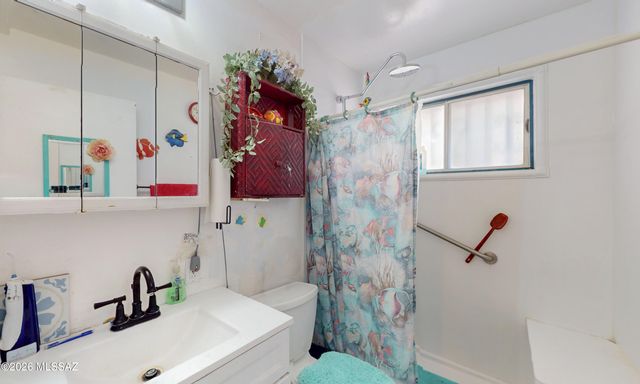 2706 S Enchanted Hills Drive, Tucson, AZ 85713