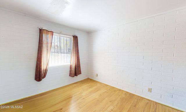 2706 S Enchanted Hills Drive, Tucson, AZ 85713