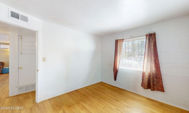 2706 S Enchanted Hills Drive, Tucson, AZ 85713