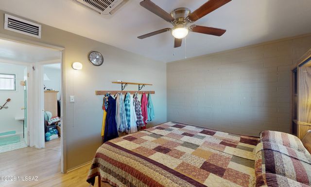 2706 S Enchanted Hills Drive, Tucson, AZ 85713