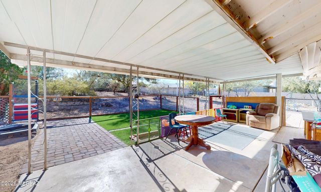 2706 S Enchanted Hills Drive, Tucson, AZ 85713