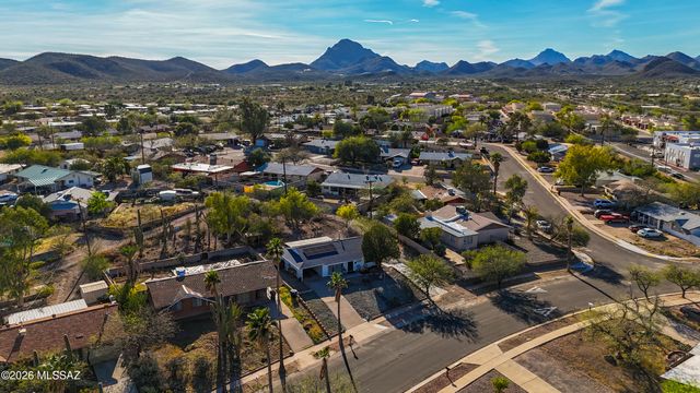 2706 S Enchanted Hills Drive, Tucson, AZ 85713