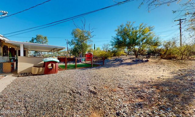 2706 S Enchanted Hills Drive, Tucson, AZ 85713