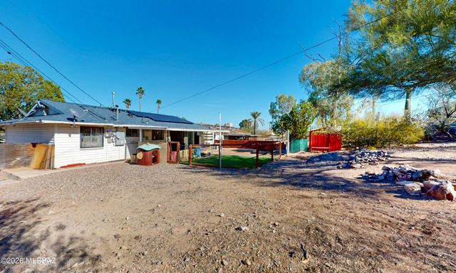 2706 S Enchanted Hills Drive, Tucson, AZ 85713