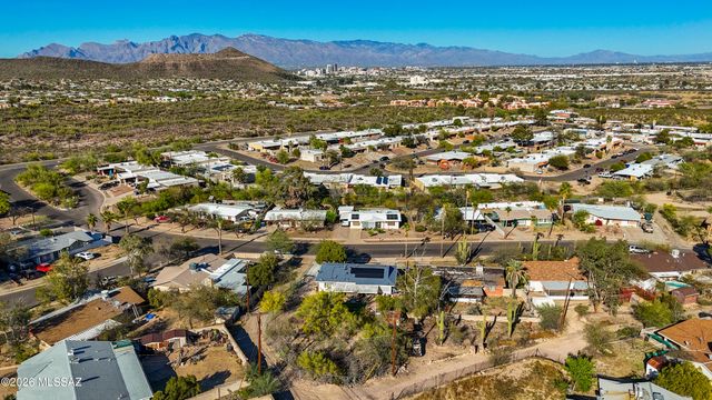 2706 S Enchanted Hills Drive, Tucson, AZ 85713