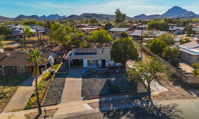 2706 S Enchanted Hills Drive, Tucson, AZ 85713