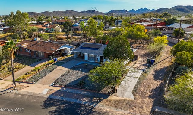 2706 S Enchanted Hills Drive, Tucson, AZ 85713