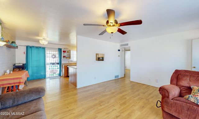 2706 S Enchanted Hills Drive, Tucson, AZ 85713