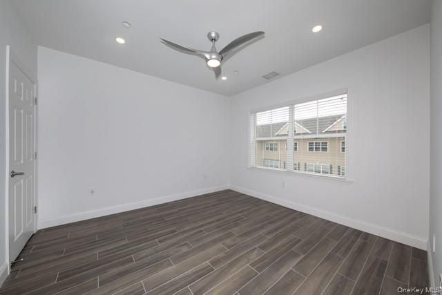 148 south front Street PH322, Farmingdale, NY 11735