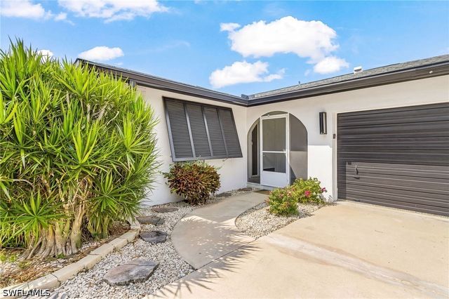 5050 Sorrento CT, Cape Coral, FL 33904