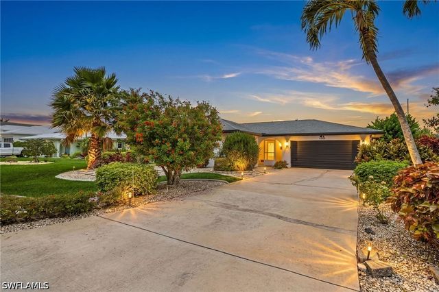 5050 Sorrento CT, Cape Coral, FL 33904