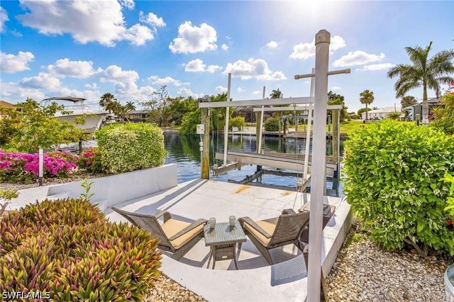 5050 Sorrento CT, Cape Coral, FL 33904