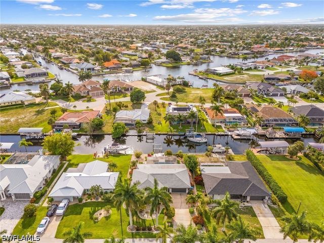 5050 Sorrento CT, Cape Coral, FL 33904