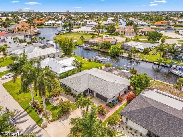 5050 Sorrento CT, Cape Coral, FL 33904