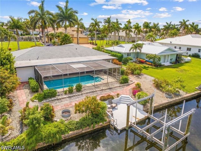 5050 Sorrento CT, Cape Coral, FL 33904