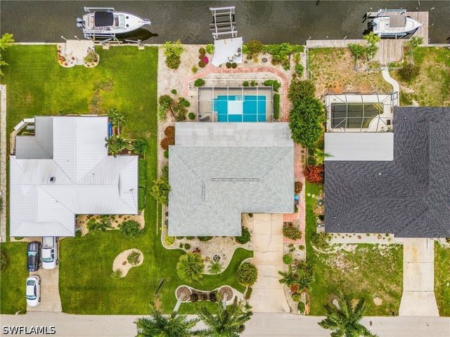 5050 Sorrento CT, Cape Coral, FL 33904