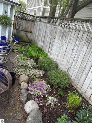 525 Webster Street, Traverse City, MI 49686