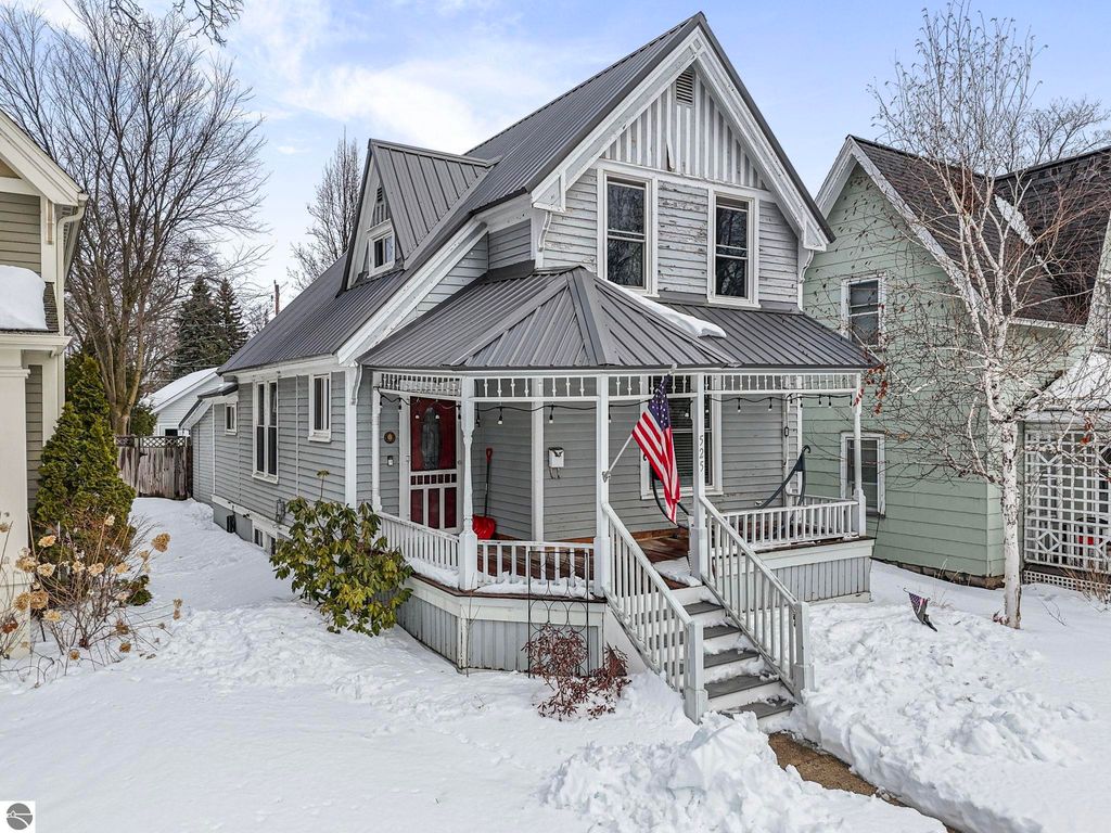 525 Webster Street, Traverse City, MI 49686
