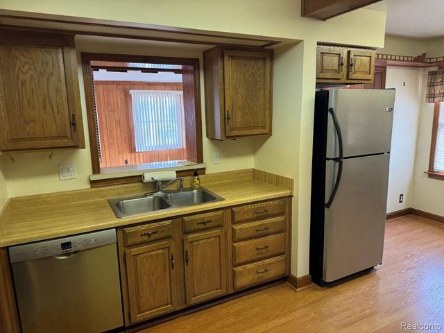 13226 Catalpa Street, Southgate, MI 48195