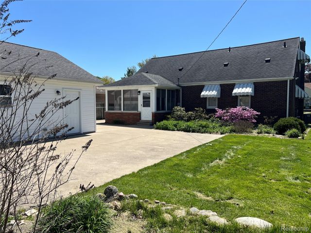 13226 Catalpa Street, Southgate, MI 48195