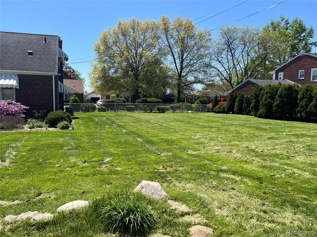 13226 Catalpa Street, Southgate, MI 48195