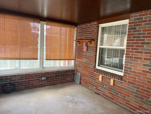 13226 Catalpa Street, Southgate, MI 48195