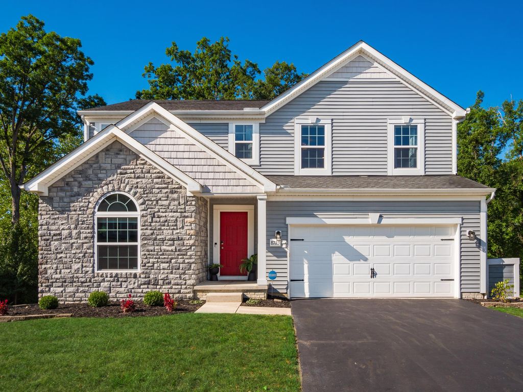 8723 Hawks Grove Court, Lewis Center, OH 43035