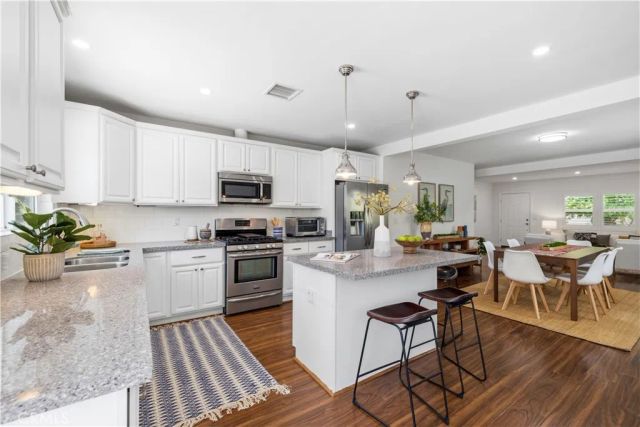 1325 Forest Avenue, Pasadena, CA 91103