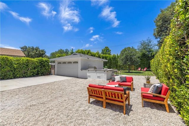 1325 Forest Avenue, Pasadena, CA 91103