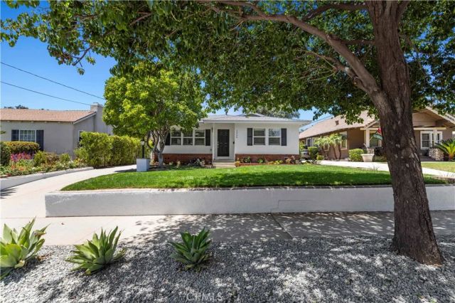1325 Forest Avenue, Pasadena, CA 91103