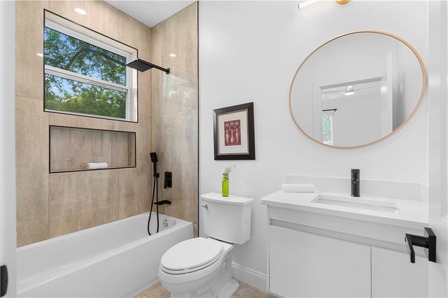 2809 Glenwood SE Avenue, Atlanta, GA 30317