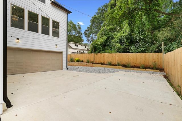 2809 Glenwood SE Avenue, Atlanta, GA 30317